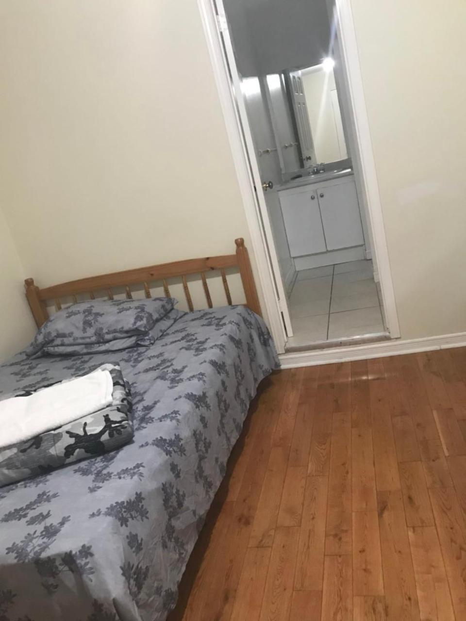 Monthly University Apartment-Elizabeth Toronto Exterior foto