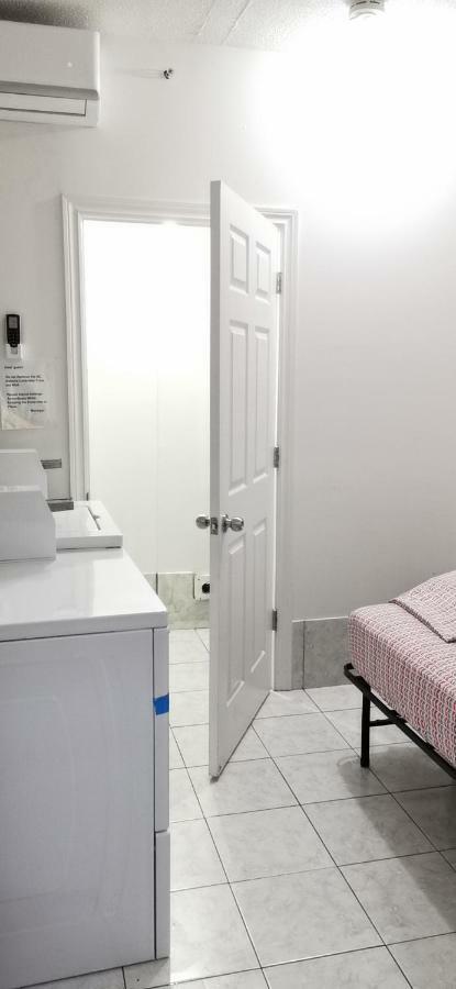 Monthly University Apartment-Elizabeth Toronto Exterior foto